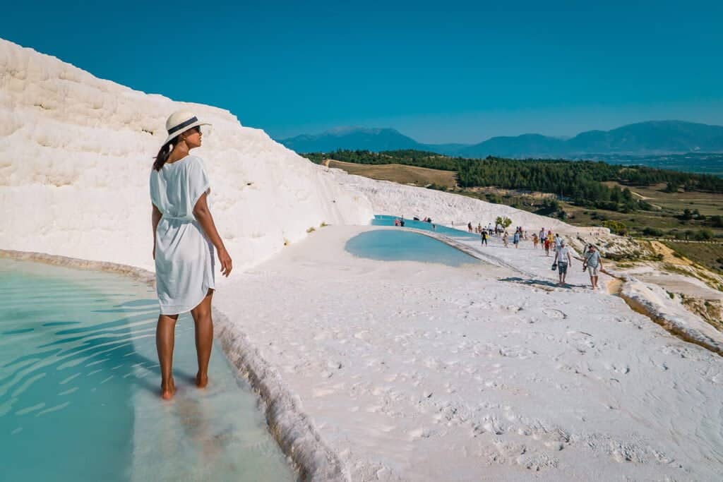 Pamukkale travertenlerinde su terasları